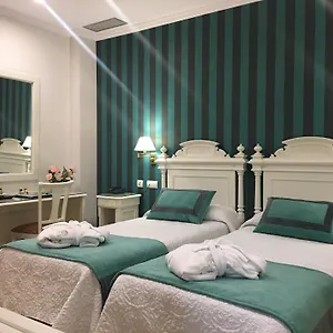 Adriano Boutique 3* Seville