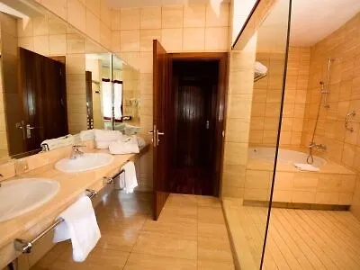 Hotel Escuela Santa Cruz